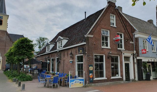 20190517_dr88-pietje-voor-zijgevel-terras-laantje-half