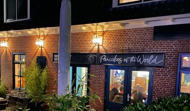20220407 Grou Beslag JGo gevel naam avond